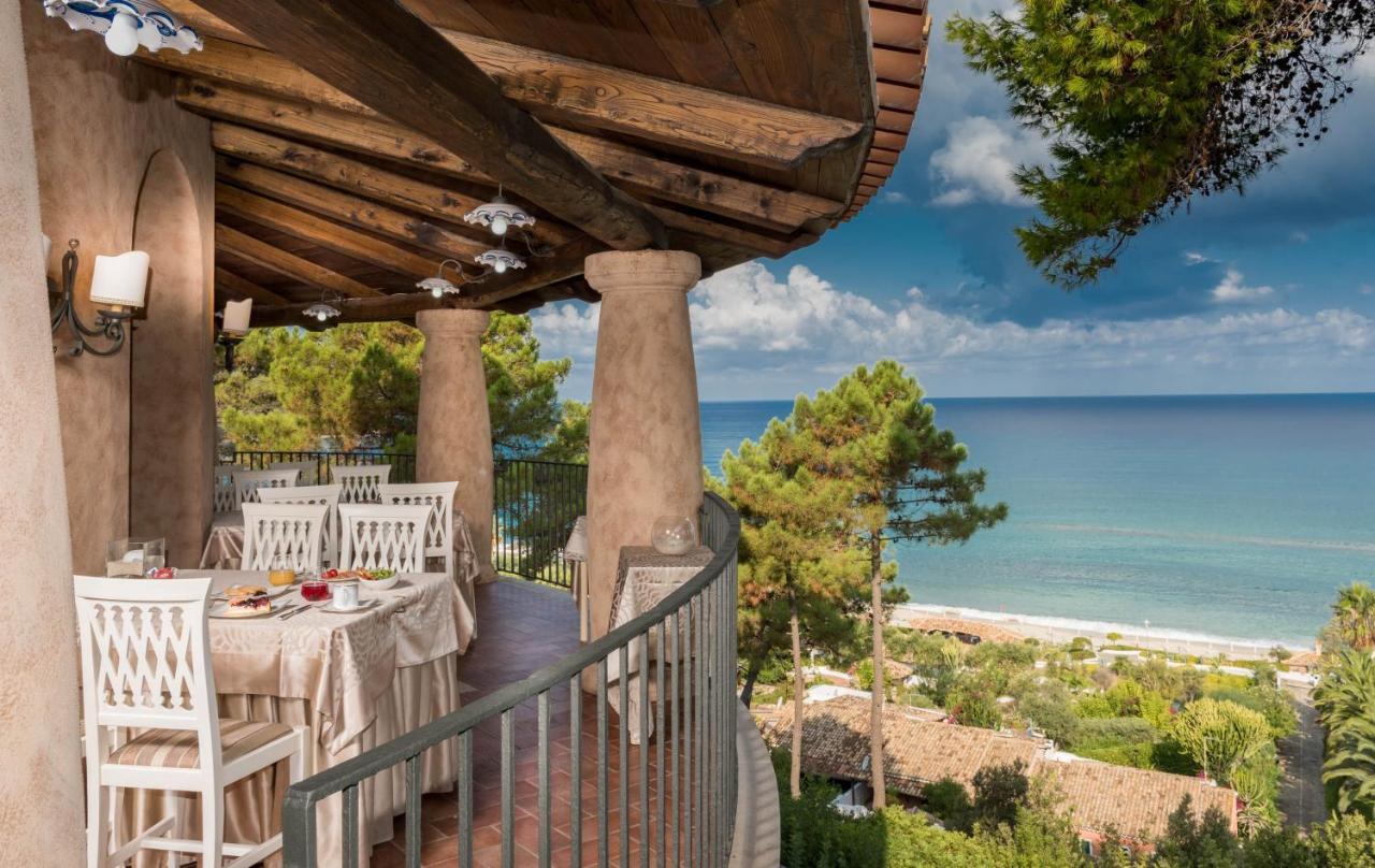 Hotel Porto Pirgos Parghelia Esterno foto