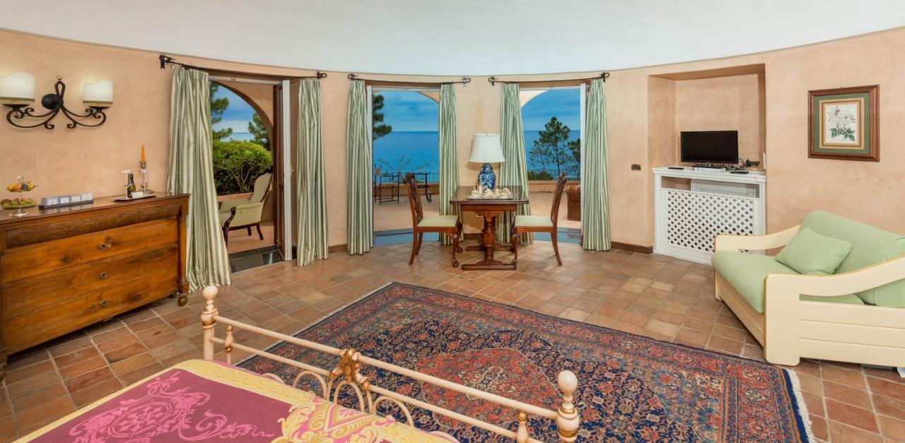 Hotel Porto Pirgos Parghelia Esterno foto
