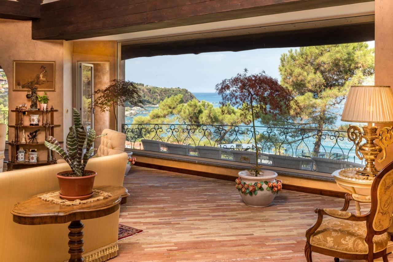 Hotel Porto Pirgos Parghelia Esterno foto