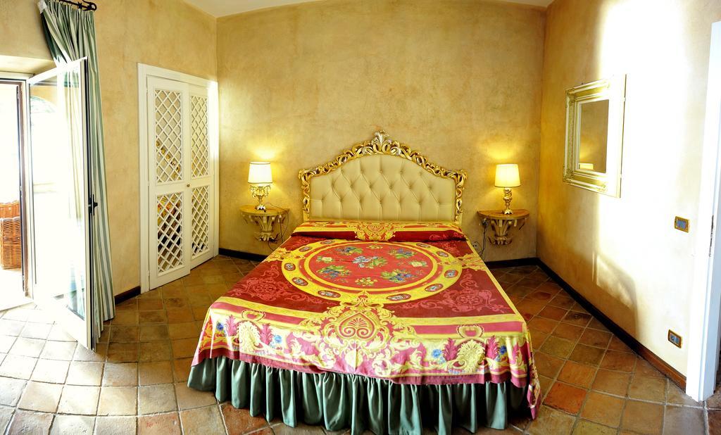 Hotel Porto Pirgos Parghelia Esterno foto