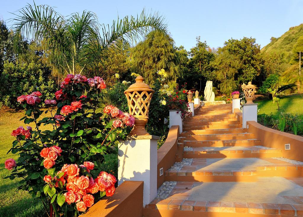 Hotel Porto Pirgos Parghelia Esterno foto