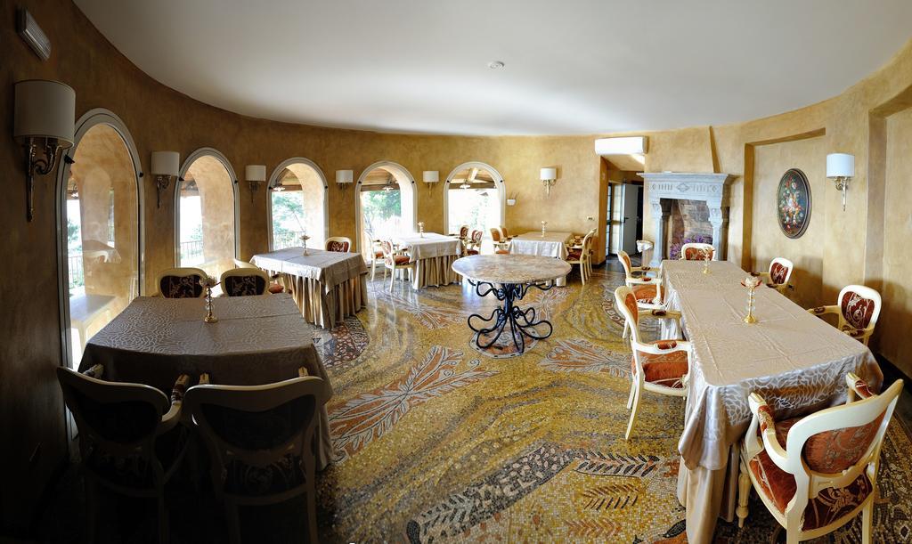 Hotel Porto Pirgos Parghelia Esterno foto