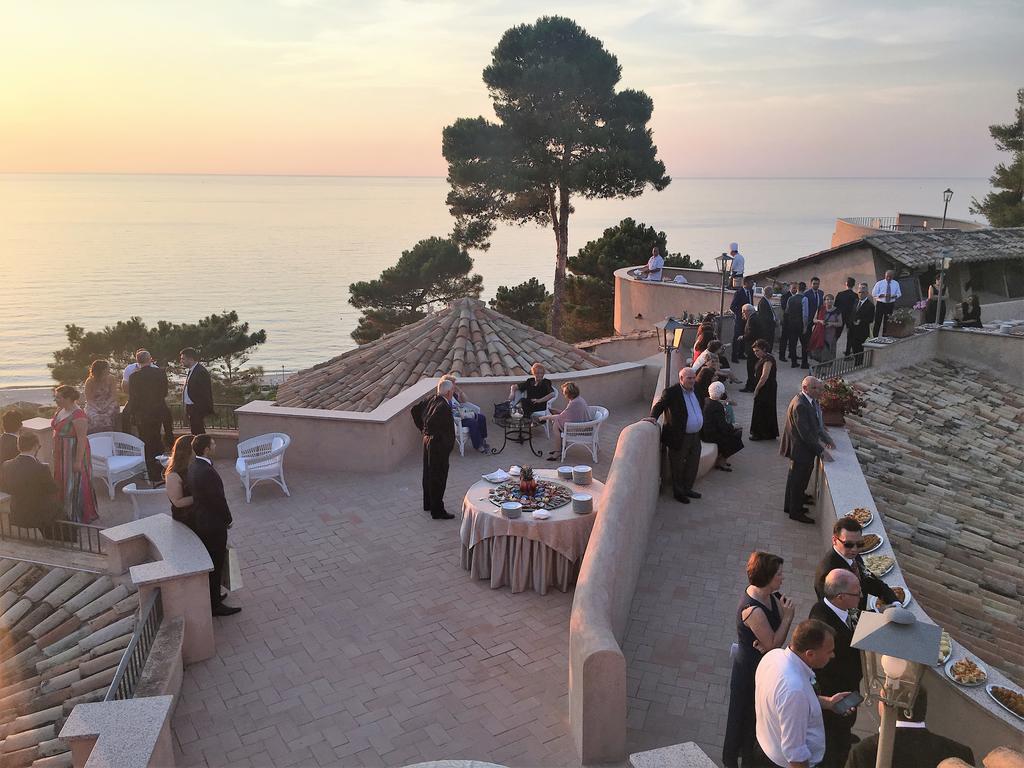 Hotel Porto Pirgos Parghelia Esterno foto