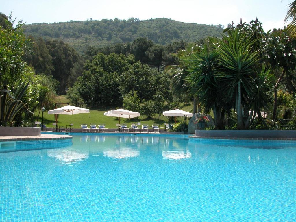 Hotel Porto Pirgos Parghelia Esterno foto