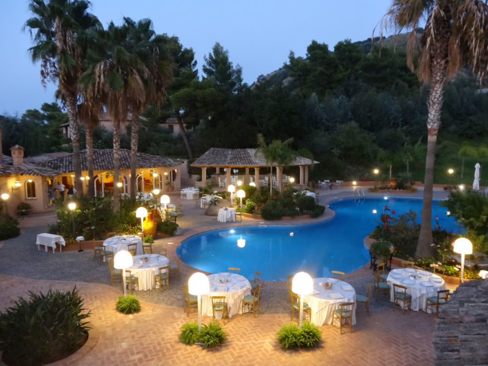 Hotel Porto Pirgos Parghelia Esterno foto