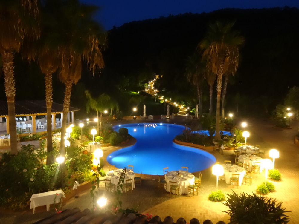 Hotel Porto Pirgos Parghelia Esterno foto