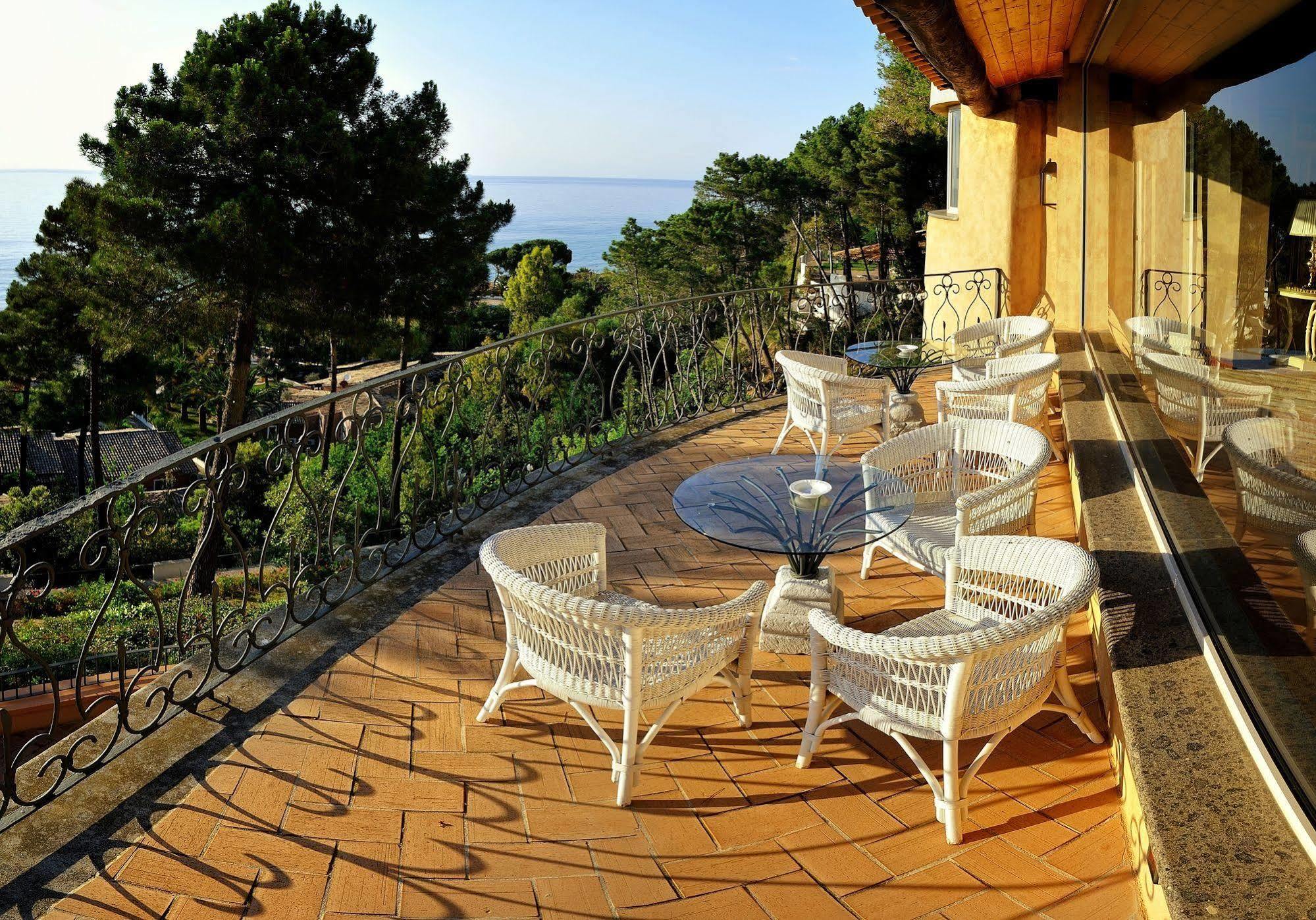 Hotel Porto Pirgos Parghelia Esterno foto