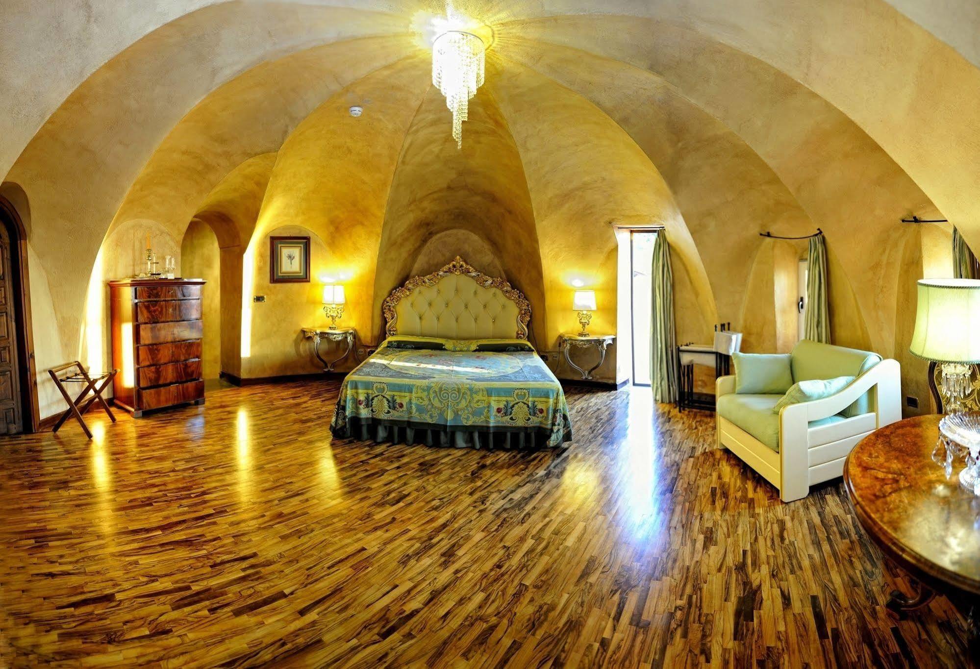 Hotel Porto Pirgos Parghelia Esterno foto