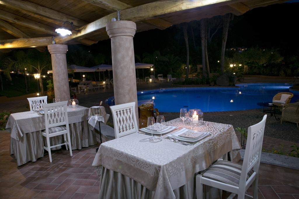 Hotel Porto Pirgos Parghelia Esterno foto