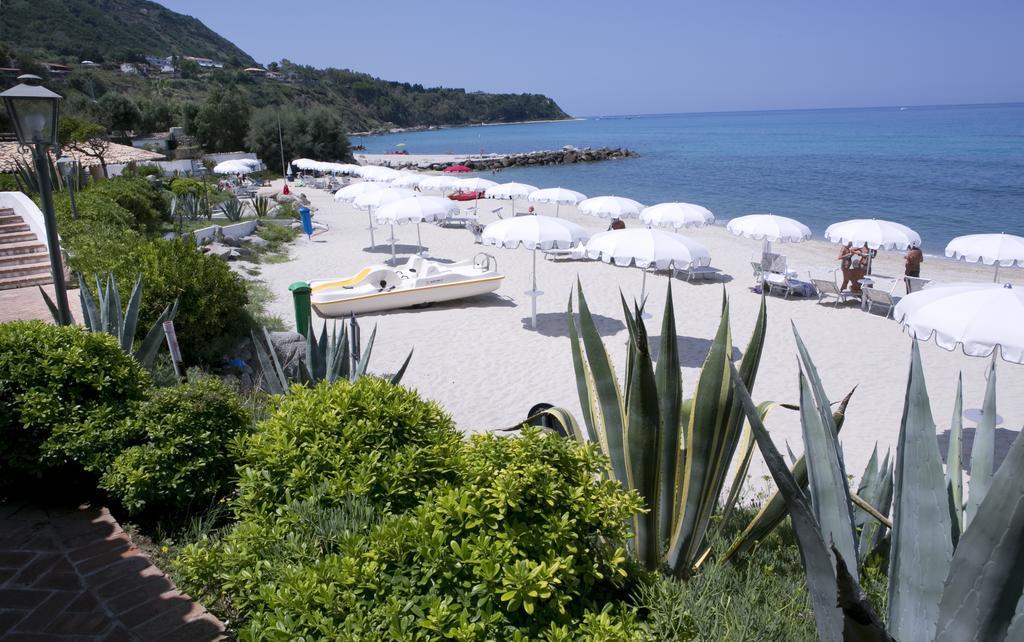 Hotel Porto Pirgos Parghelia Esterno foto